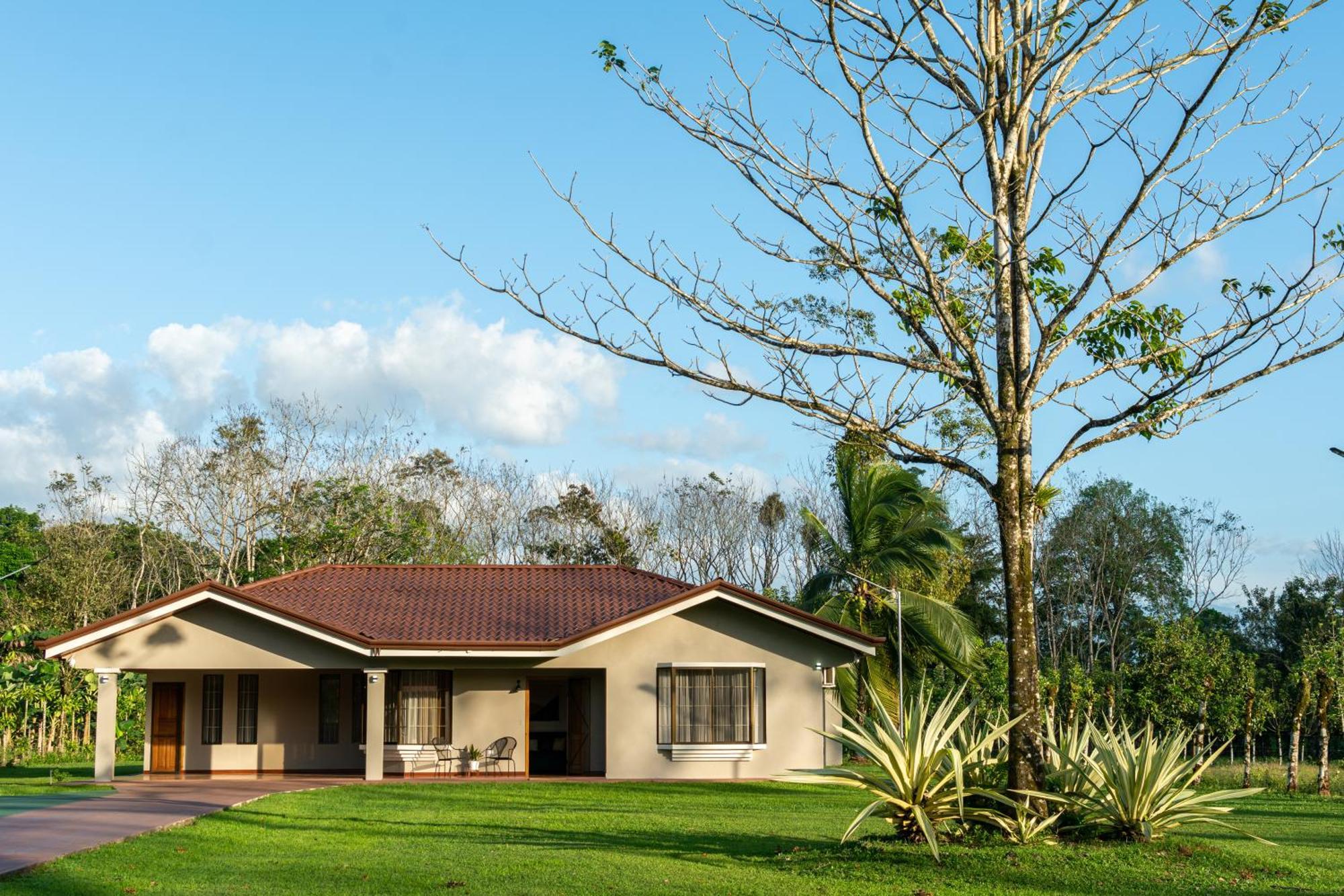 Casa Roble Fortuna La Fortuna Εξωτερικό φωτογραφία